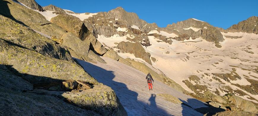 Marche d'approche - Cirque des Crabioules Marche d'approche - Cirque des Crabioules